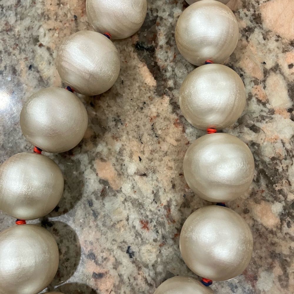 Clare V Oversized Pearl Necklace with Cream Beads - Picture 5 of 6